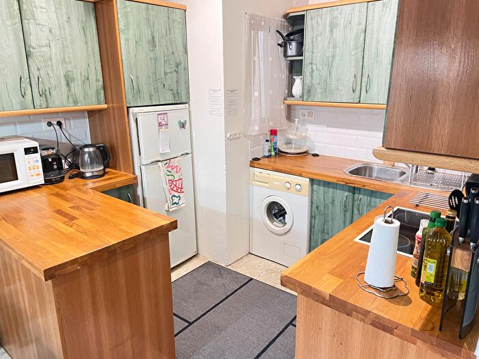 Casas en venta y pisos alquiler - 2