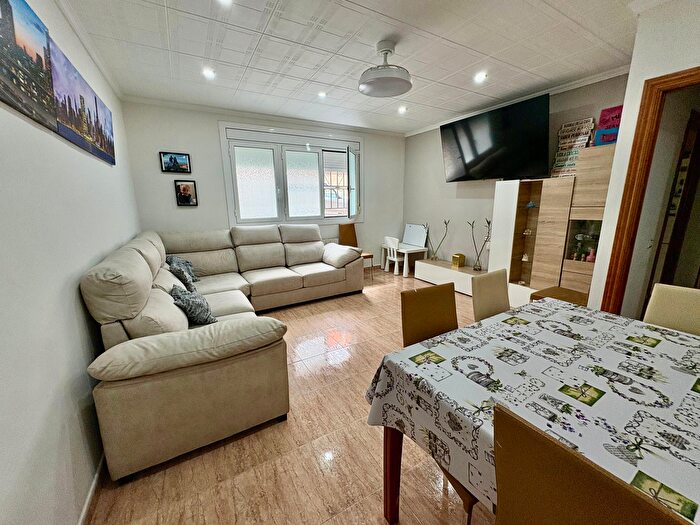 Casas en venta y pisos alquiler - 1