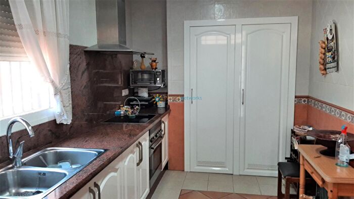 Casas en venta y pisos alquiler - 3