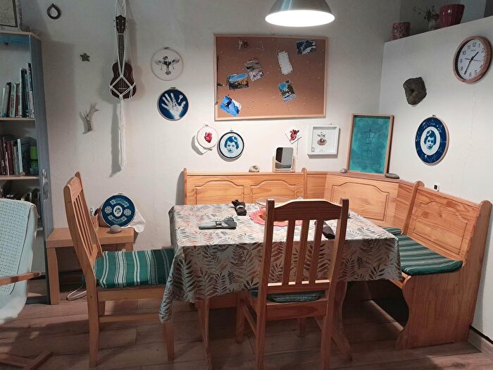 Casas en venta y pisos alquiler - 3