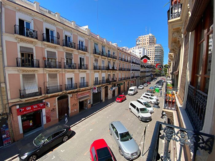 Casas en venta y pisos alquiler - 3