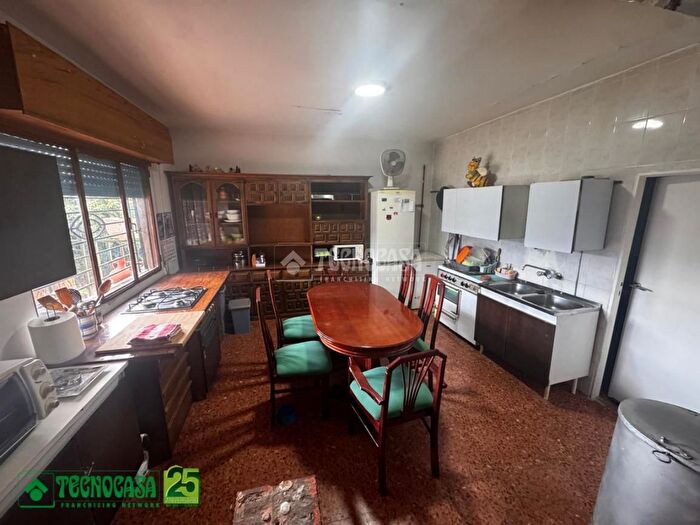 Casas en venta y pisos alquiler - 3