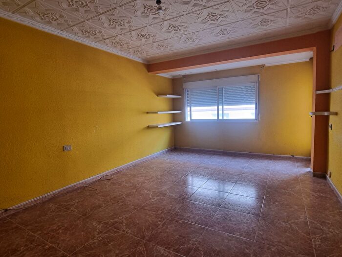 Casas en venta y pisos alquiler - 1