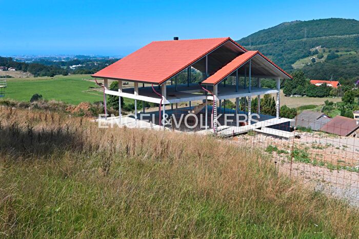 Casas en venta y pisos alquiler - 1