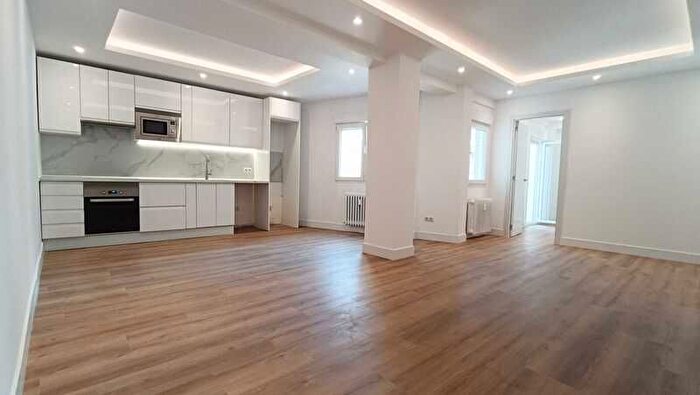 Casas en venta y pisos alquiler - 1