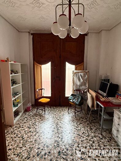 Casas en venta y pisos alquiler - 1