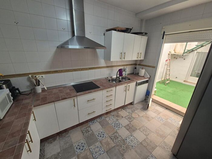 Casas en venta y pisos alquiler - 2
