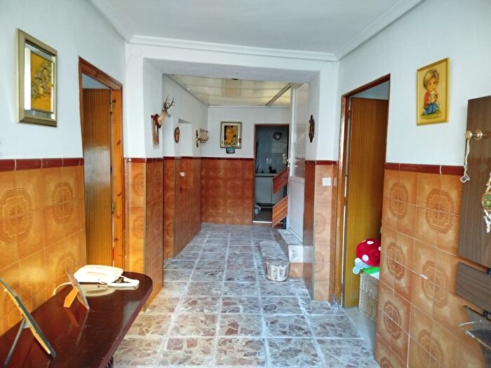 Casas en venta y pisos alquiler - 1