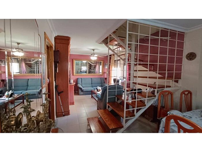 Casas en venta y pisos alquiler - 1