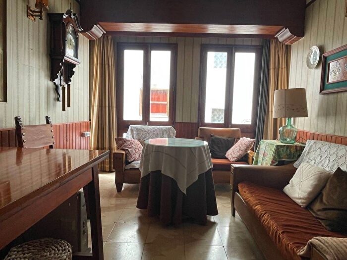 Casas en venta y pisos alquiler - 1