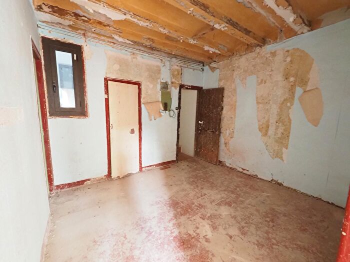 Casas en venta y pisos alquiler - 1