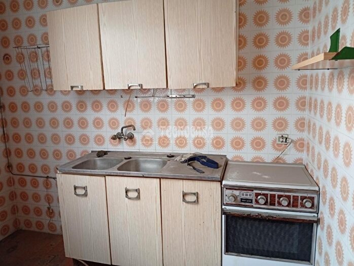 Casas en venta y pisos alquiler - 3