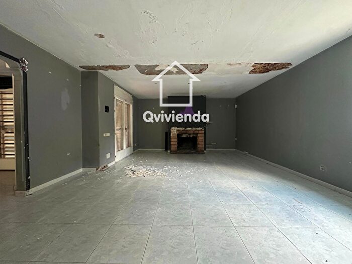 Casas en venta y pisos alquiler - 3