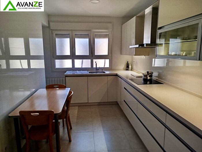 Casas en venta y pisos alquiler - 3