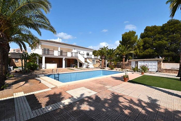 Casas en venta y pisos alquiler - 1