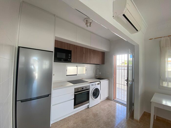 Casas en venta y pisos alquiler - 2