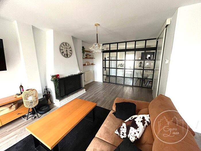 Casas en venta y pisos alquiler - 3