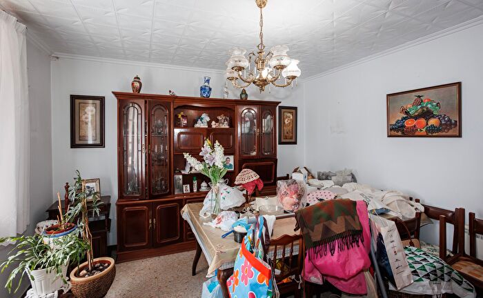 Casas en venta y pisos alquiler - 3