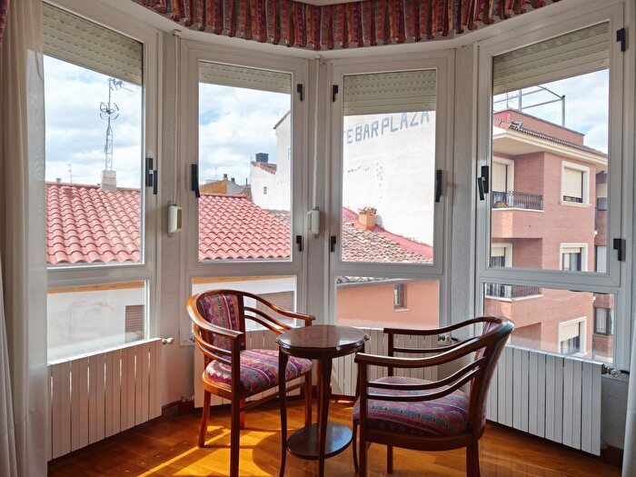 Casas en venta y pisos alquiler - 2