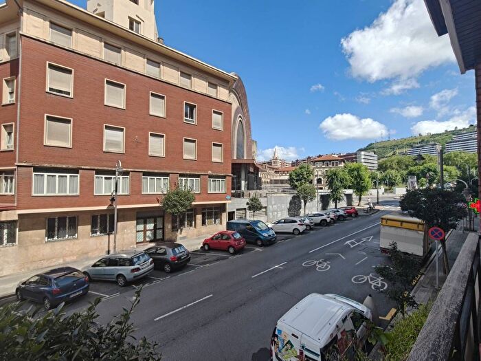 Casas en venta y pisos alquiler - 2