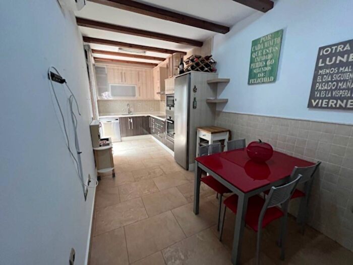 Casas en venta y pisos alquiler - 3