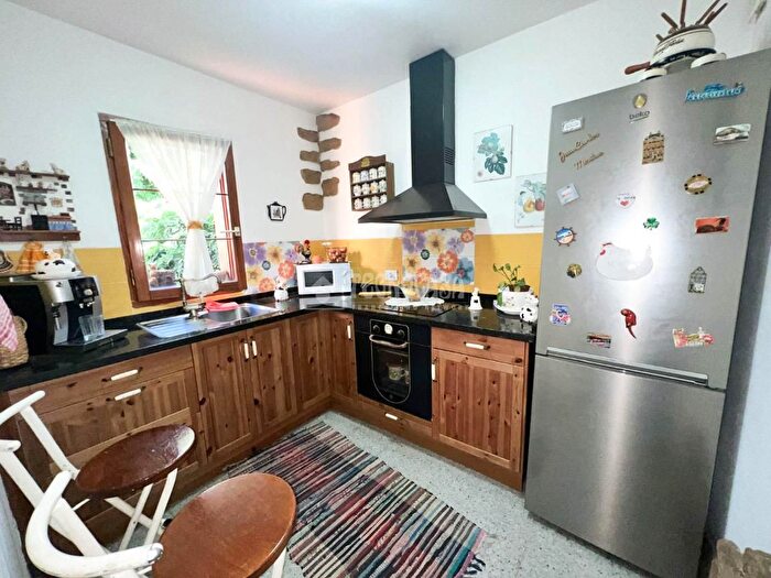 Casas en venta y pisos alquiler - 3