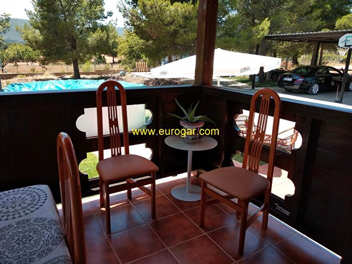 Casas en venta y pisos alquiler - 3