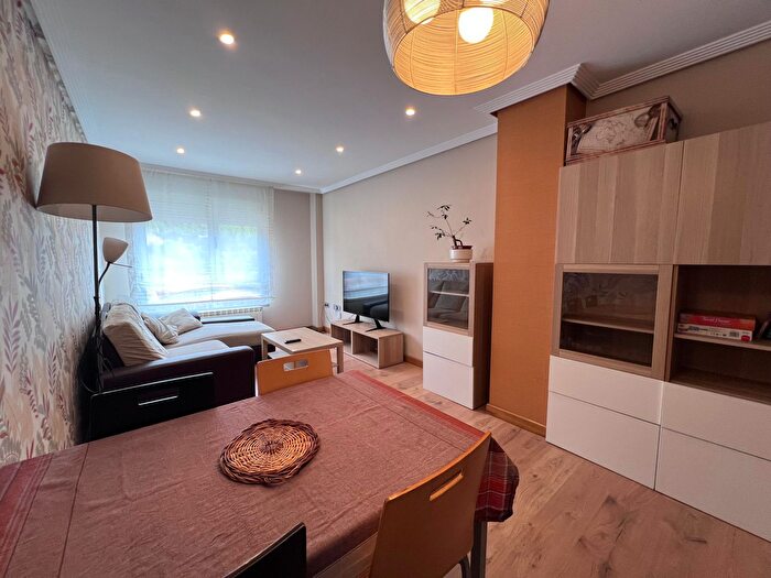 Casas en venta y pisos alquiler - 3