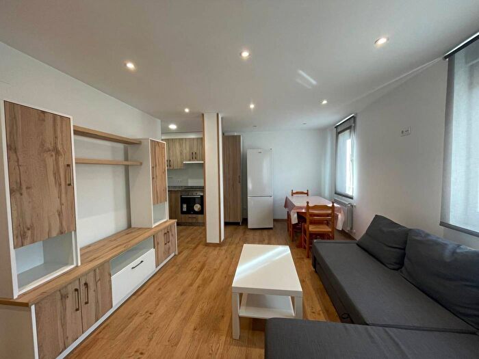 Casas en venta y pisos alquiler - 3