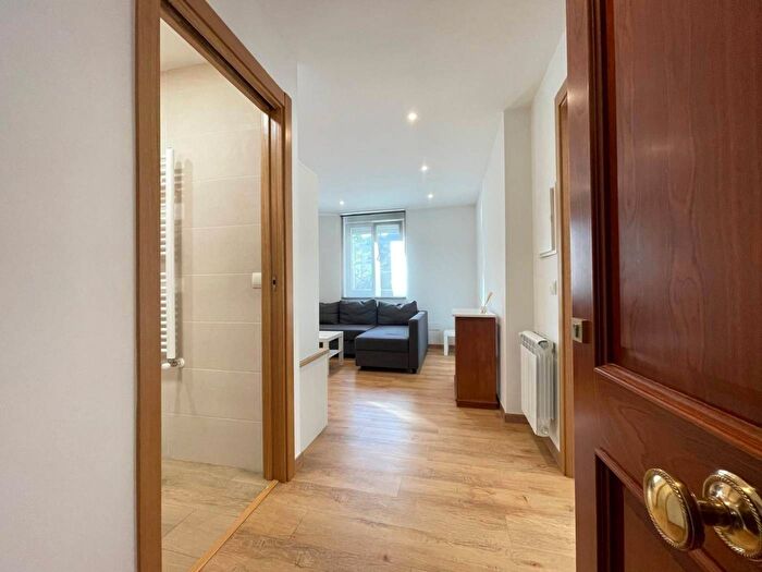 Casas en venta y pisos alquiler - 1