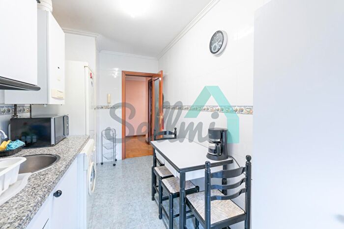 Casas en venta y pisos alquiler - 3