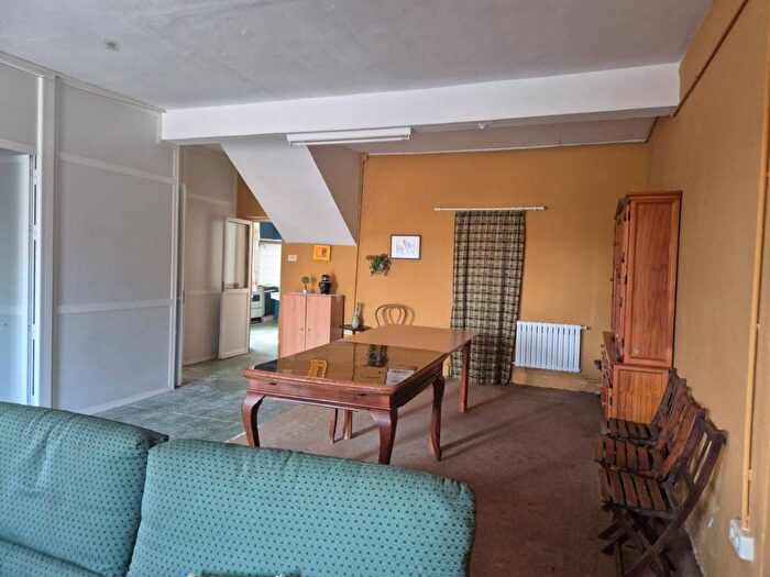 Casas en venta y pisos alquiler - 2
