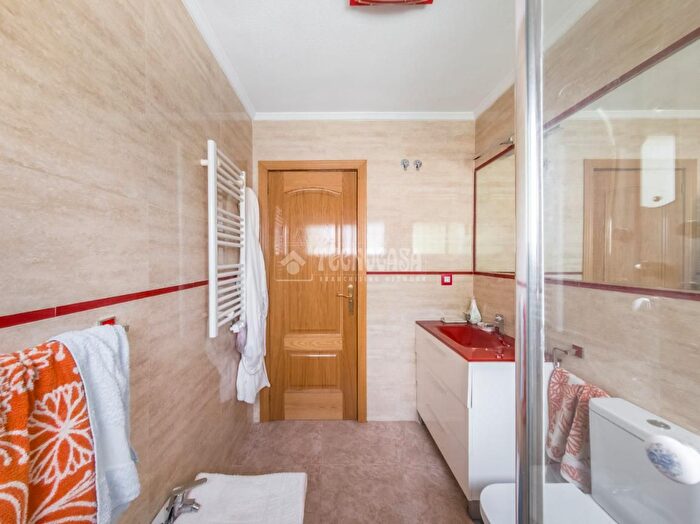 Casas en venta y pisos alquiler - 3