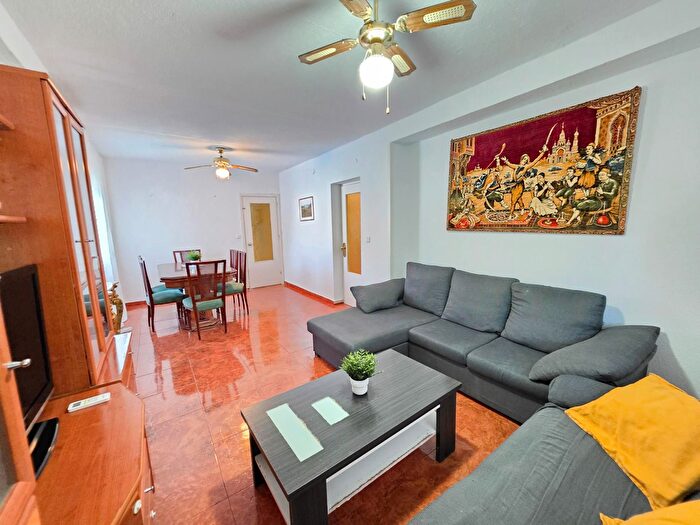 Casas en venta y pisos alquiler - 3