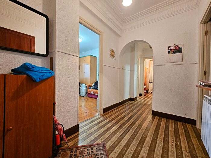 Casas en venta y pisos alquiler - 1