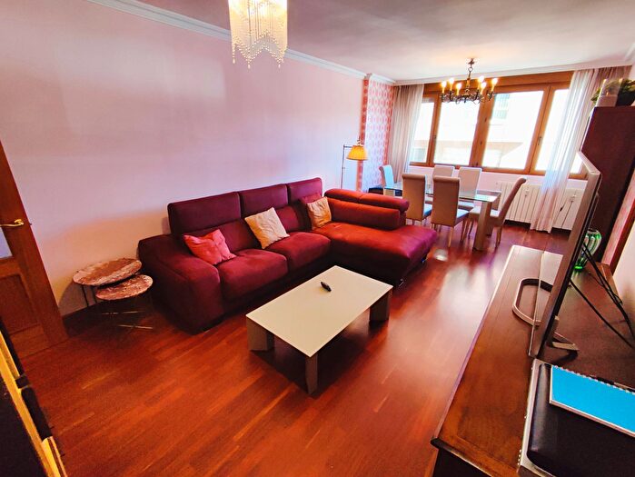 Casas en venta y pisos alquiler - 1