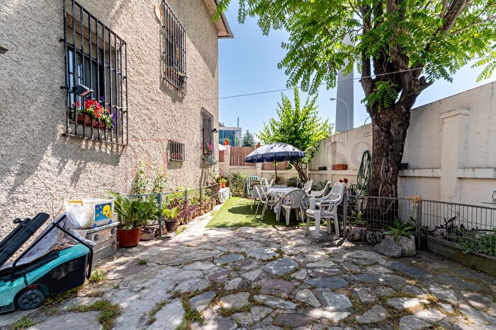 Casas en venta y pisos alquiler - 2