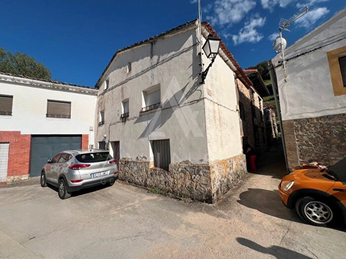 Casas en venta y pisos alquiler - 1