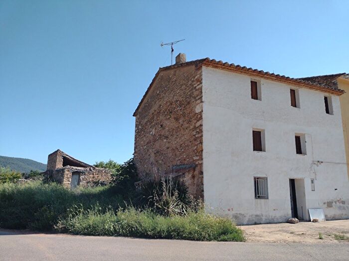 Casa en venta en Atzeneta del Maestrat, Castellón de 4 habitaciones