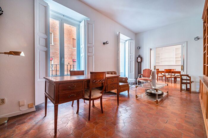 Casas en venta y pisos alquiler - 2