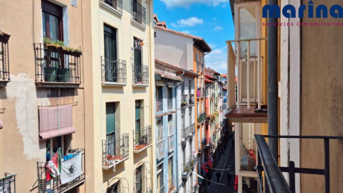 Casas en venta y pisos alquiler - 3