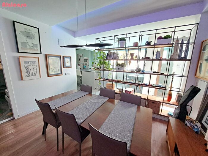 Casas en venta y pisos alquiler - 3