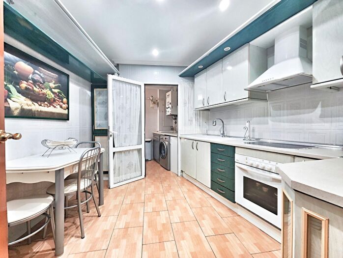 Casas en venta y pisos alquiler - 1