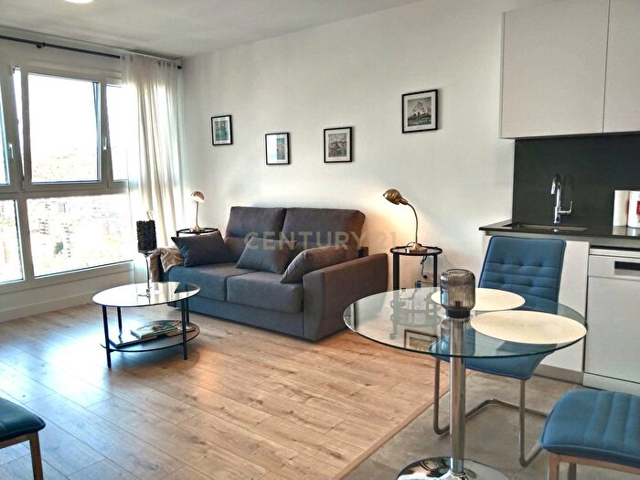 Casas en venta y pisos alquiler - 1