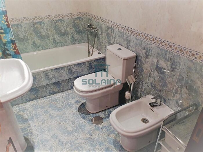 Casas en venta y pisos alquiler - 3