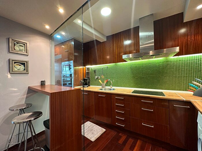 Casas en venta y pisos alquiler - 1