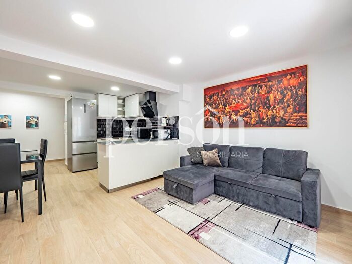 Casas en venta y pisos alquiler - 1