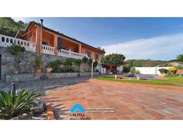 Casa en venta en Cataluña, Barcelona de 4 habitaciones