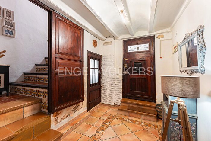 Casas en venta y pisos alquiler - 3