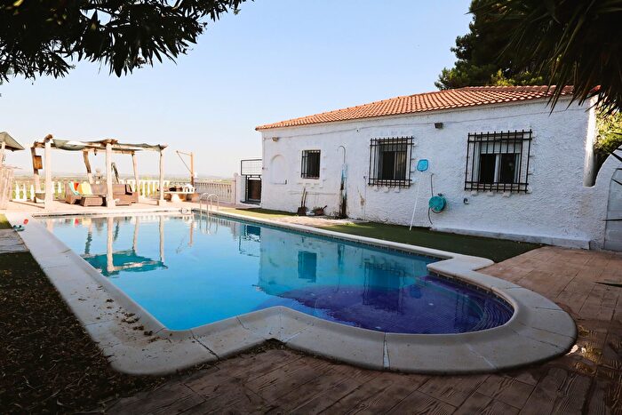 Casa en venta en Godelleta, Valencia de 3 habitaciones